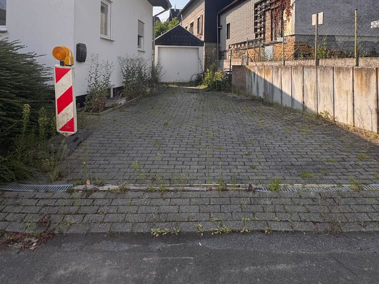 Einfahrt wieder frei, vorher